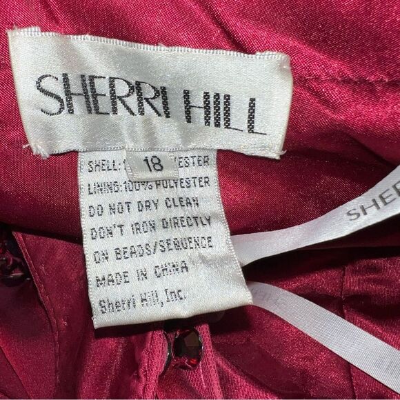 Sherri Hill Beaded Halter Back Fit & Flare Burgundy Ball Gown – Size 18 - Picture 13 of 13